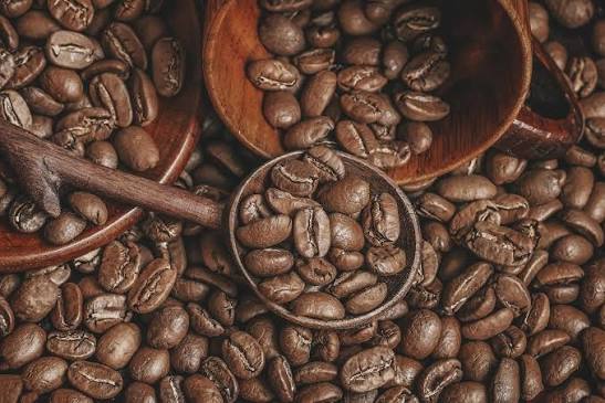 Sve više firmi ukida instant kafu: zašto se srpske kancelarije prebacuju na espresso u zrnu